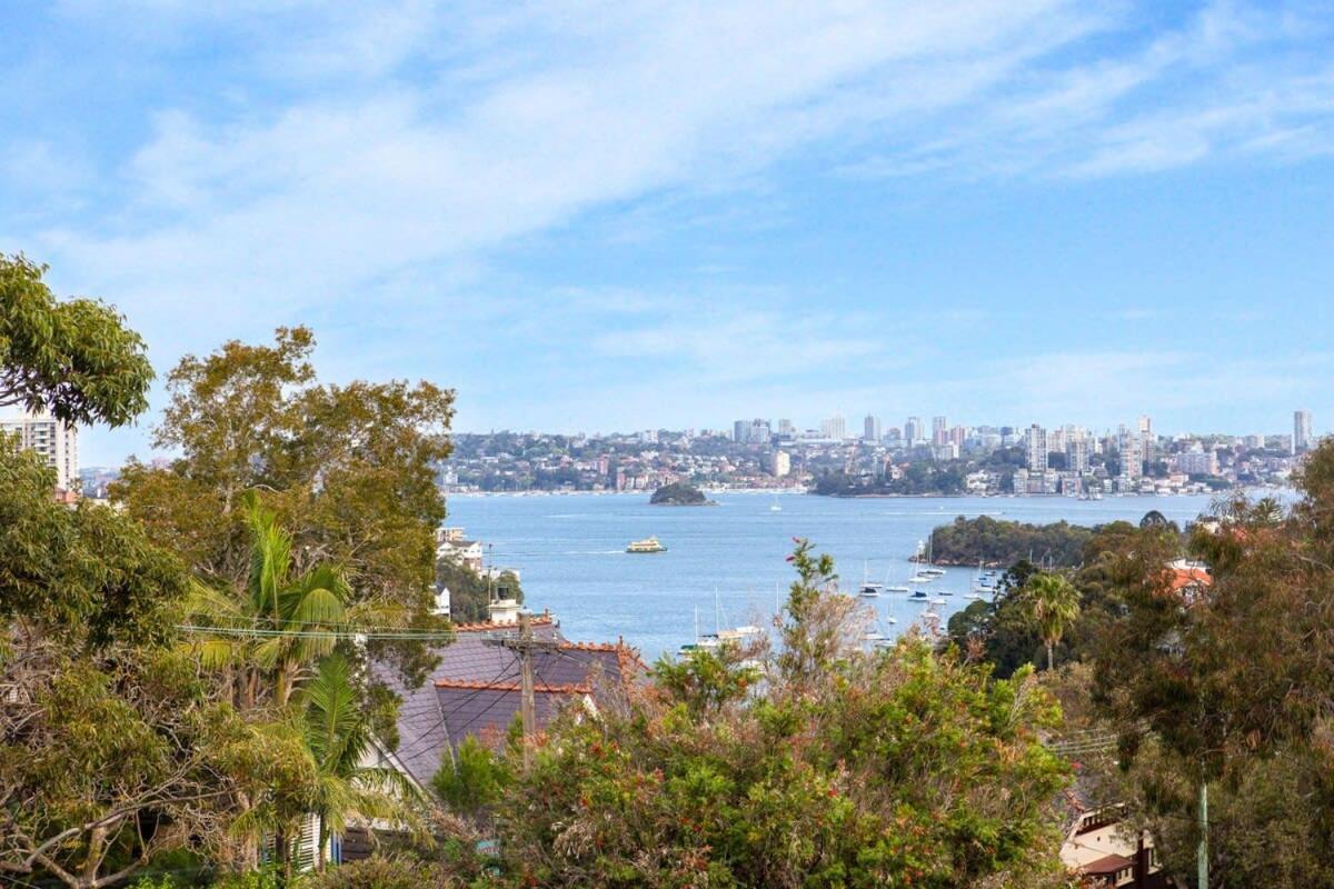 Huge Harbour View In Historic Apartment
