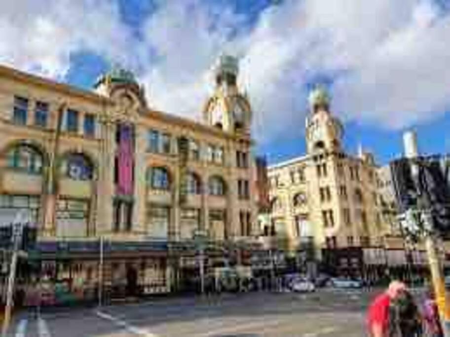 Side Beauty @ Chippendale 1 Bedroom Aircon Apartment