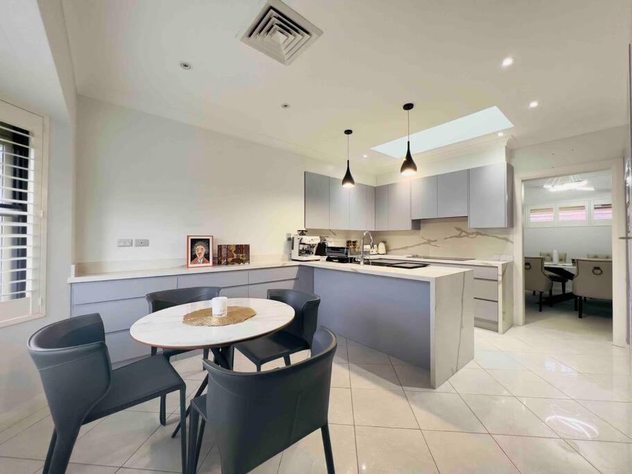 Maroubra Gem Close To Everything Sleep 16 Sydney