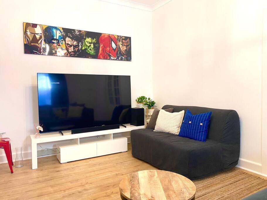 Lux 4br Straithfield House Close 2 Airport/city Sidney