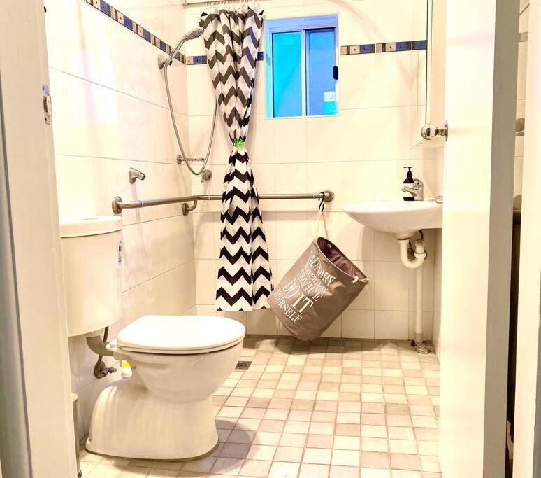Casa de férias Lux 4br Straithfield House Close 2 Airport/city