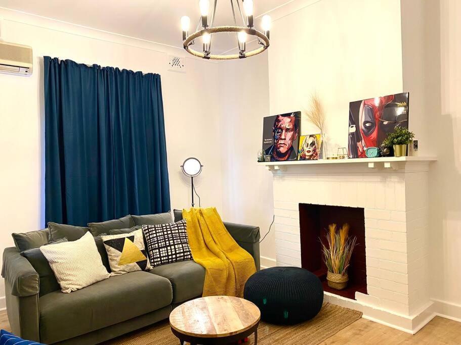 Casa de férias Lux 4br Straithfield House Close 2 Airport/city *