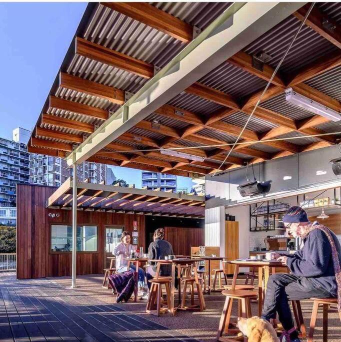 Elizabeth Bay Marina * Sidney
