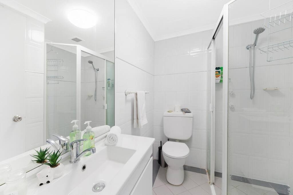 Apartment Sky-view 2b2b1g In Hurstville -1 Min To Westfield