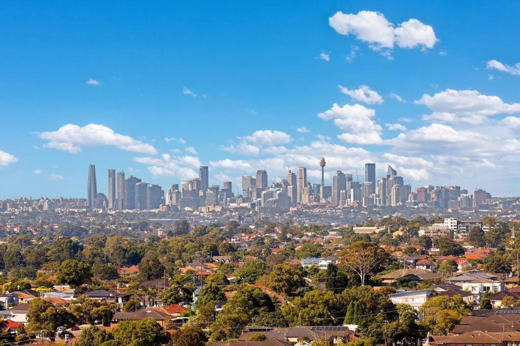 Apartment Sky-view 2b2b1g In Hurstville -1 Min To Westfield *