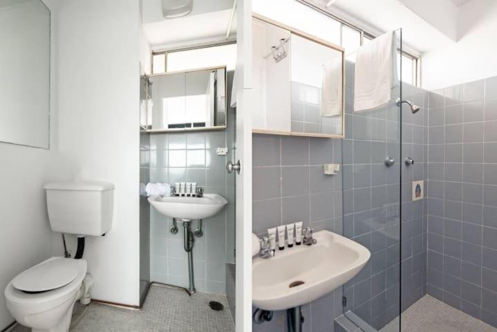 With Stunning Views Free Parking Apartment