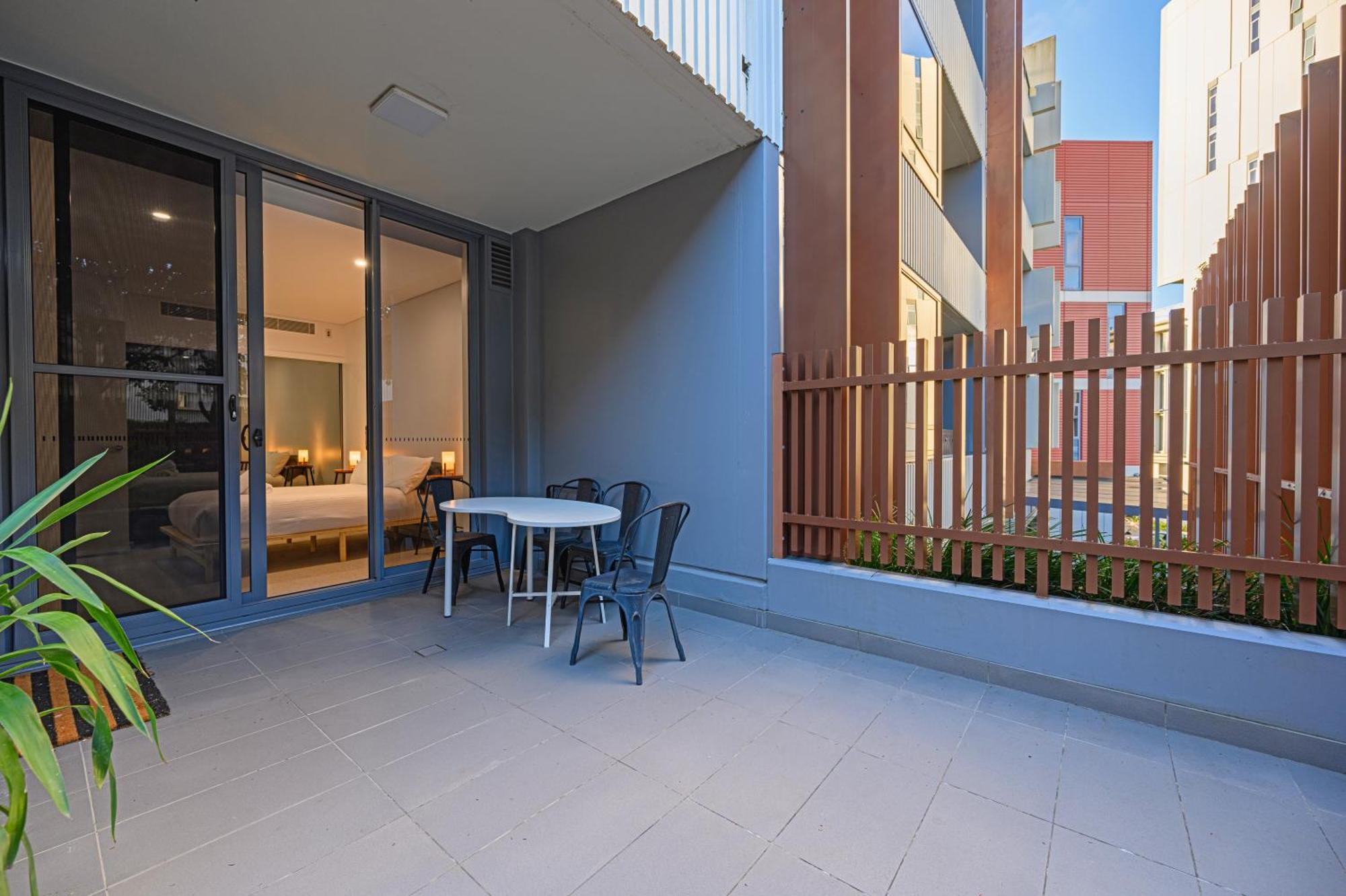Zetland Near Shops & Train With Gym&pool For 6ppl Apartment *