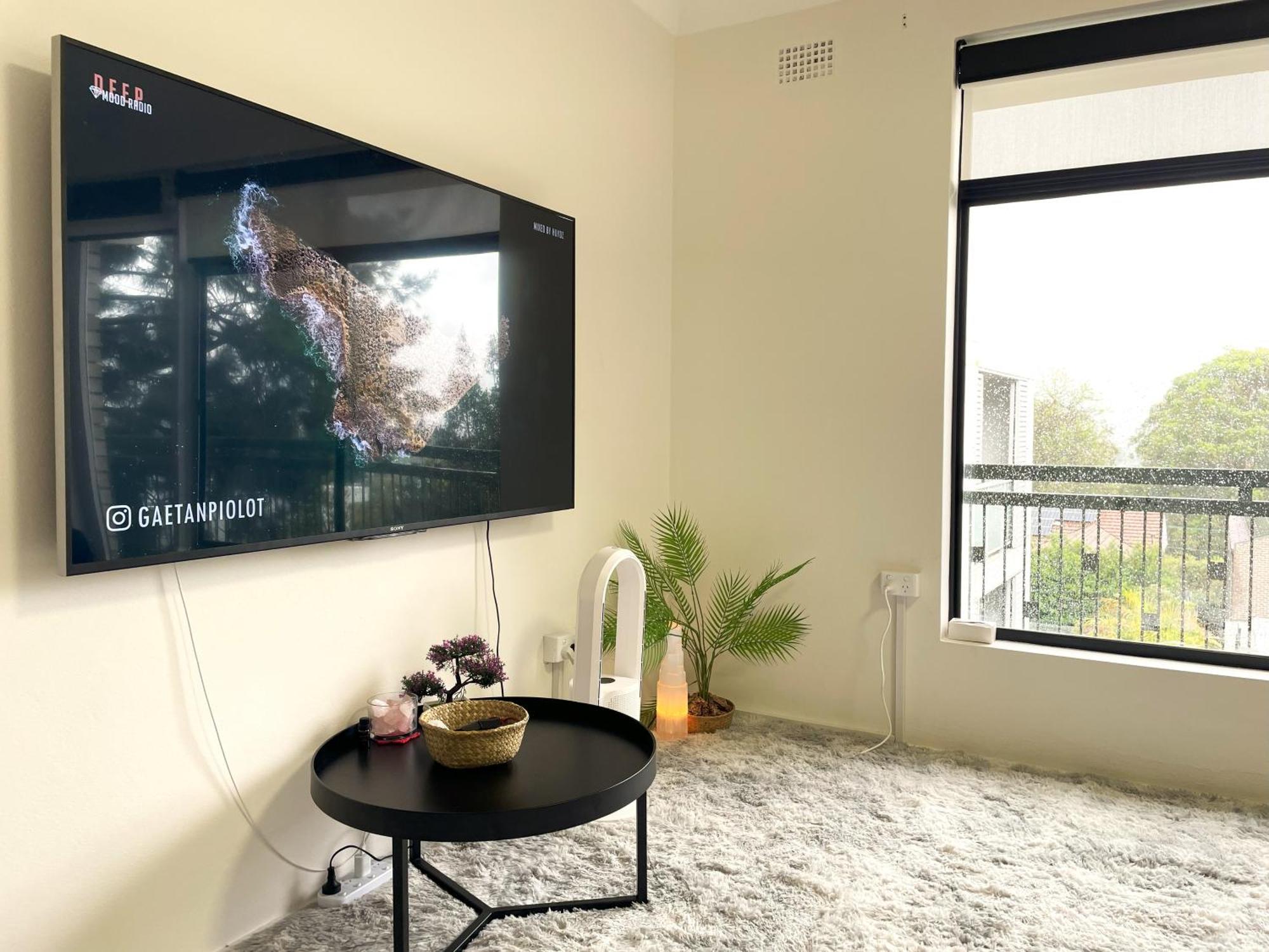Private View 1 Bed With Parking * Sydney