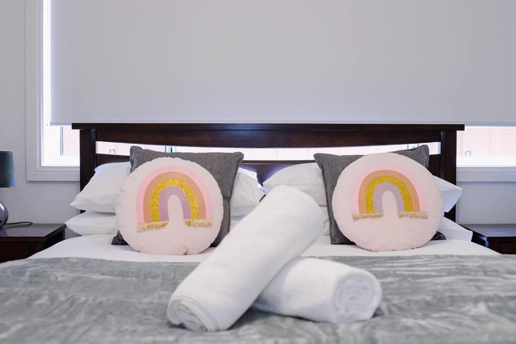 Holiday home Comfy Family @ Kingsgrove Sleeps 7 With 2 Bathrooms & Parking