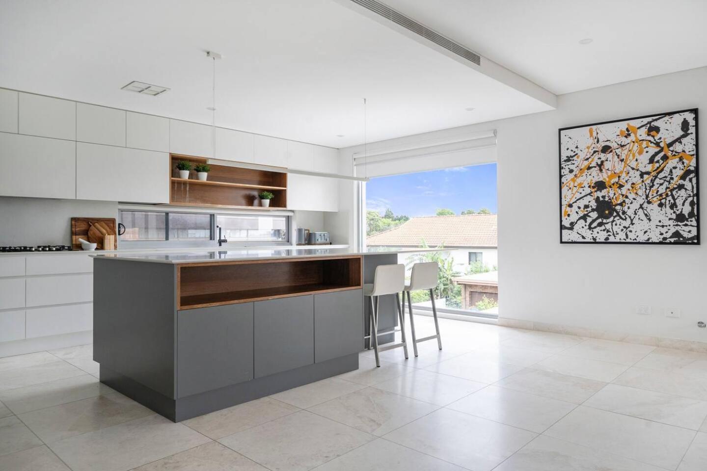 Villa 'starlight' A Slice Of The Hollywood Hills In Bexley *