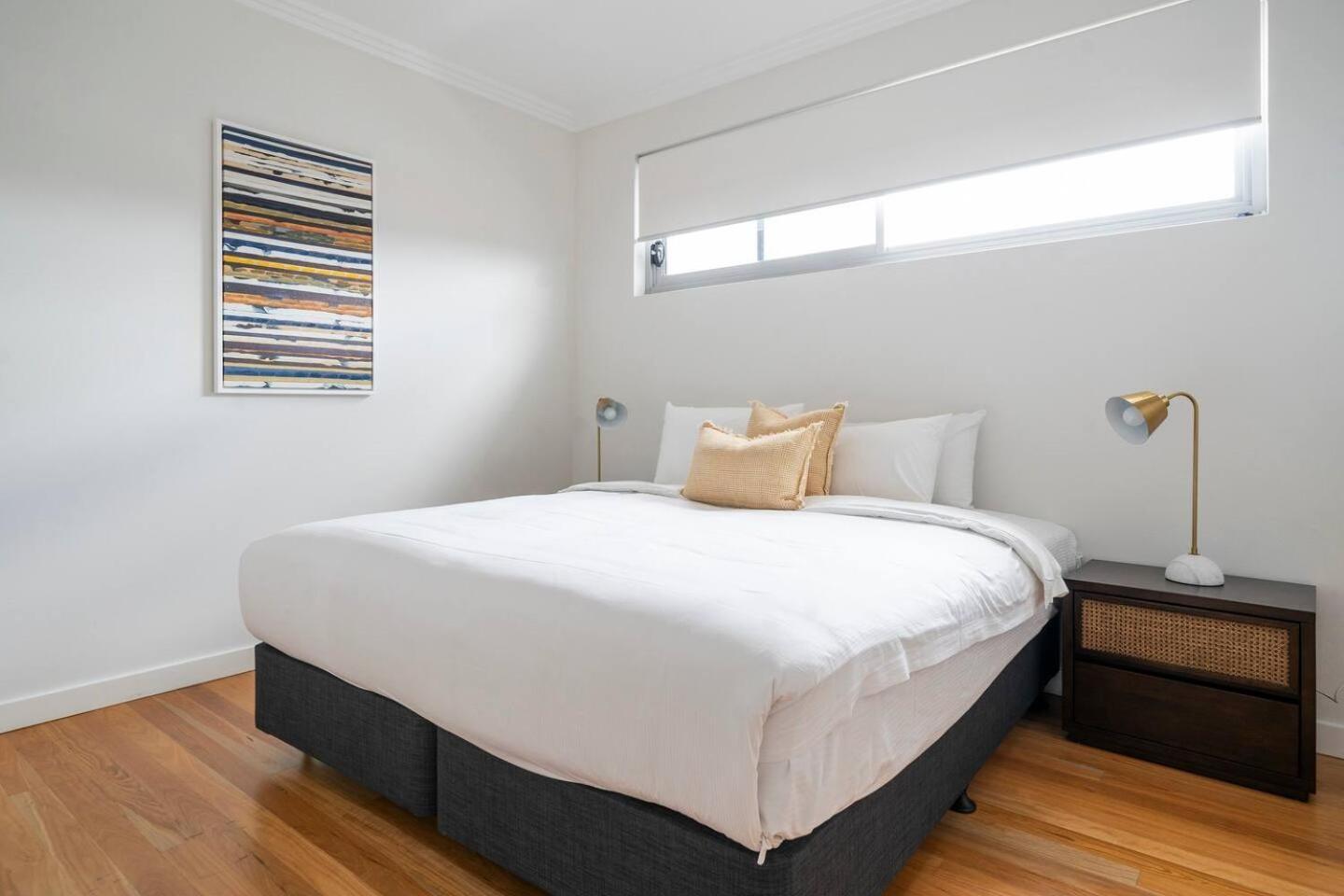 'starlight' A Slice Of The Hollywood Hills In Bexley * Sydney