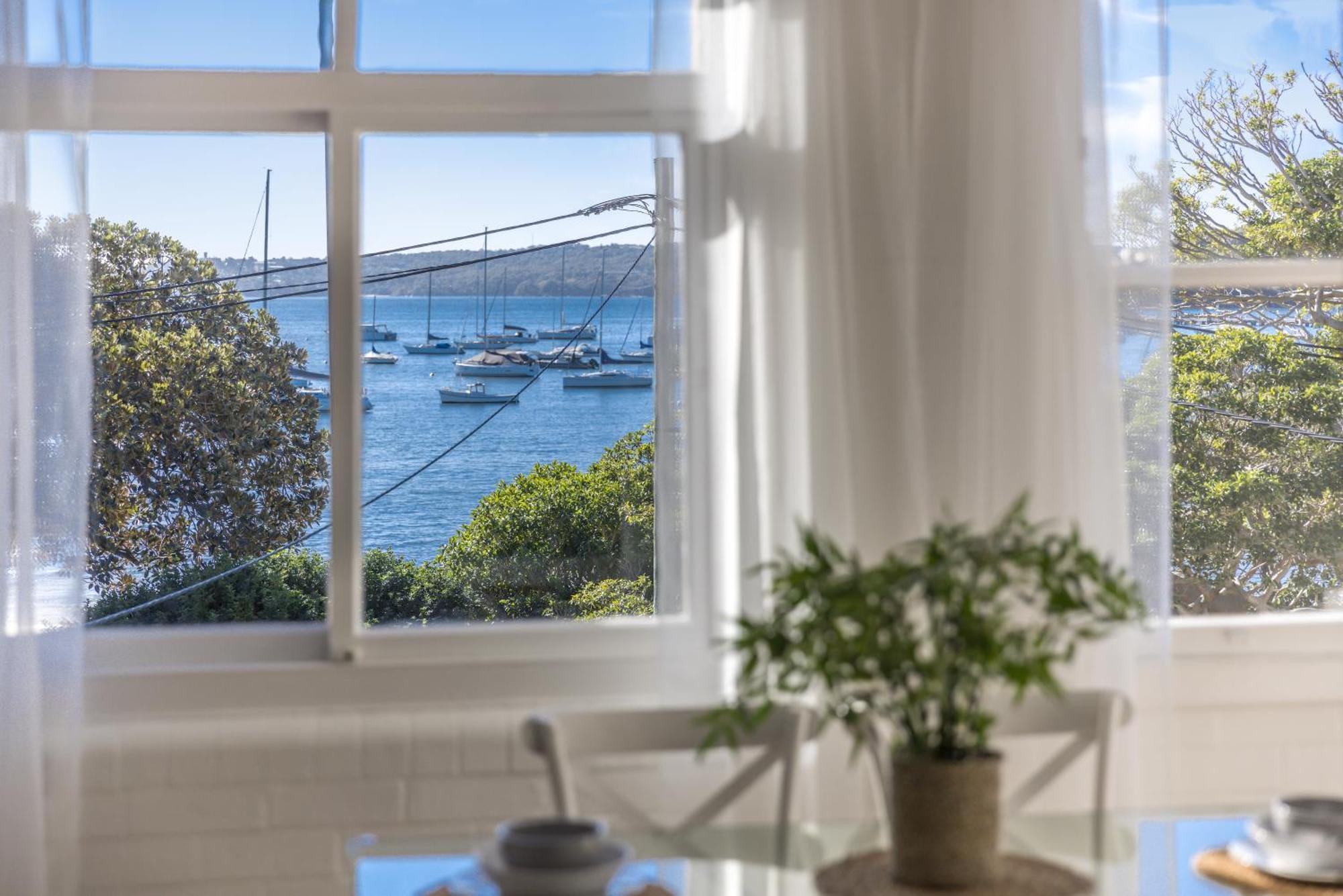 Luxe-coastal Balmoral Beachfront Apartment Sydney