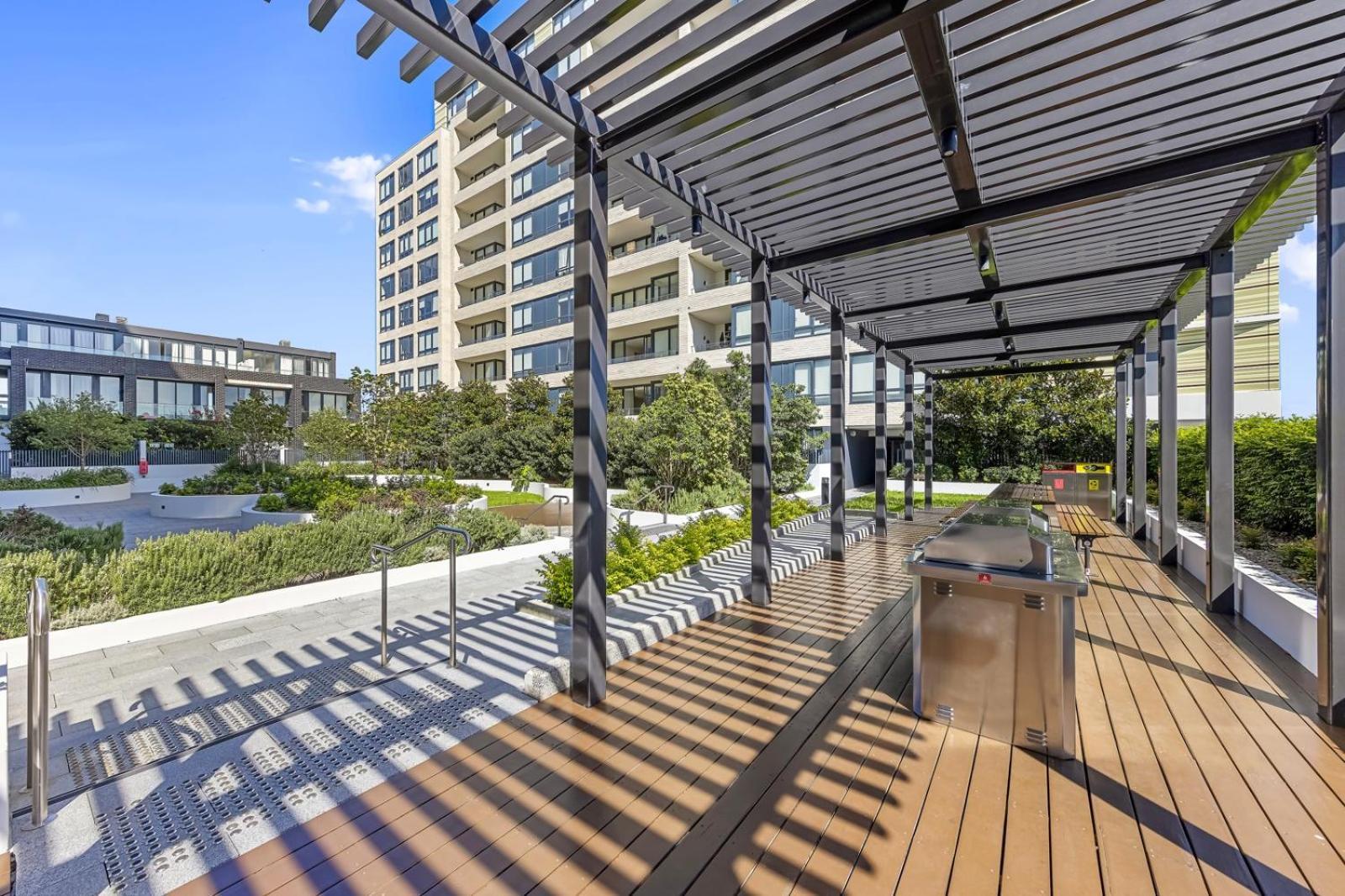 Executive Two-bedroom In Macquarie Park Apartment *