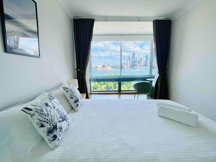 Opera & Harbour Bridge View Penthouse