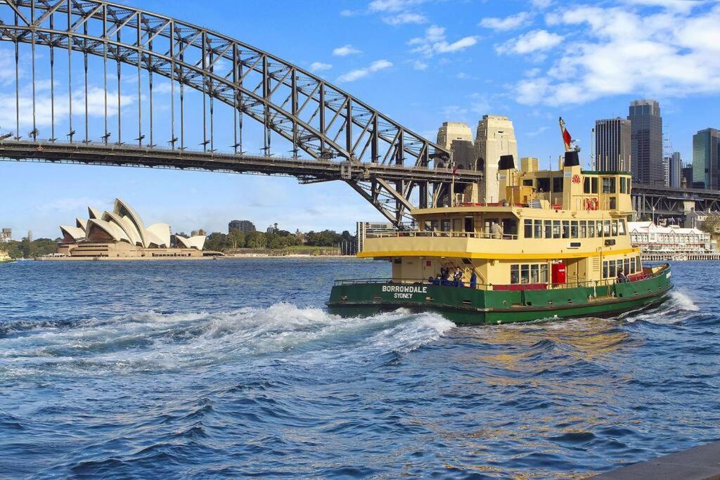 Opera & Harbour Bridge View Penthouse