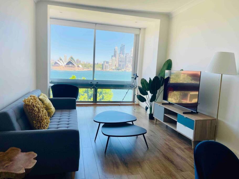 Opera & Harbour Bridge View Penthouse Apartment Sydney