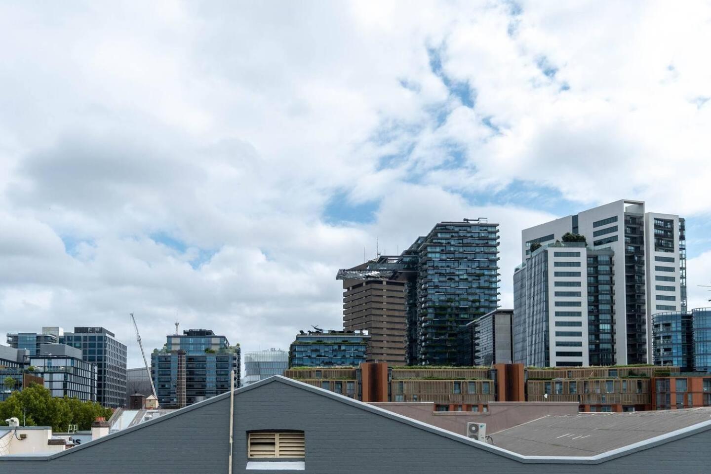 Charming Chippendale Escape With Rooftop Pool Apartment