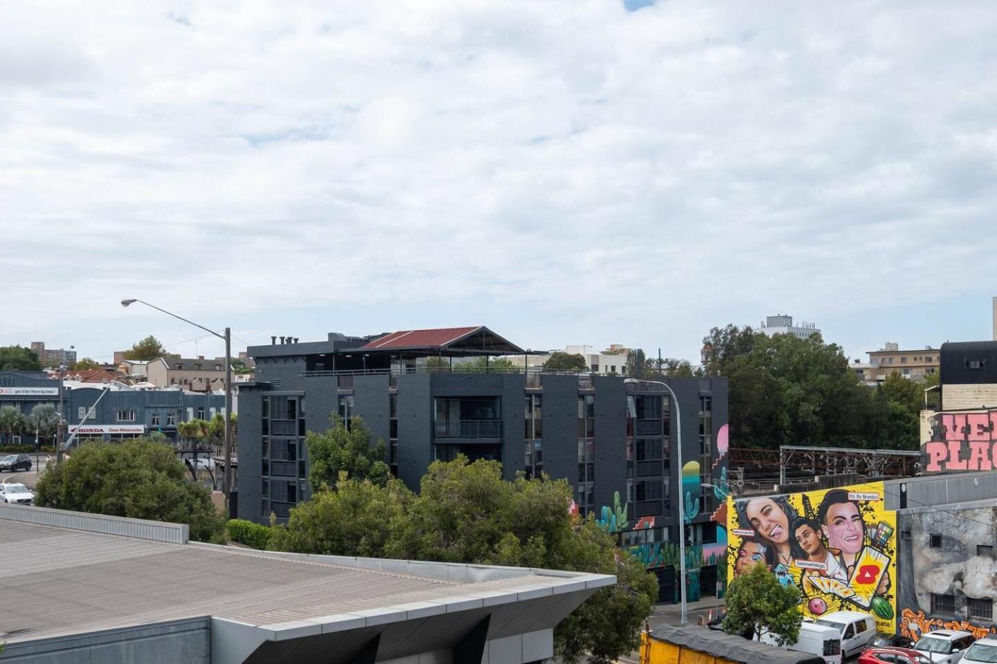 Charming Chippendale Escape With Rooftop Pool