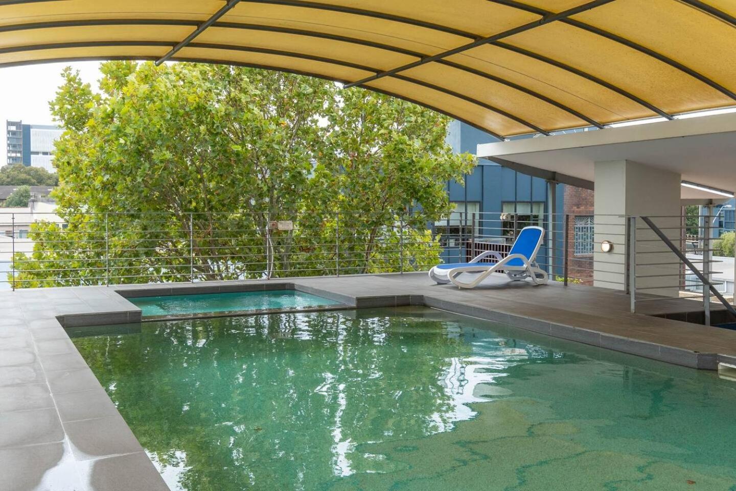 Charming Chippendale Escape With Rooftop Pool