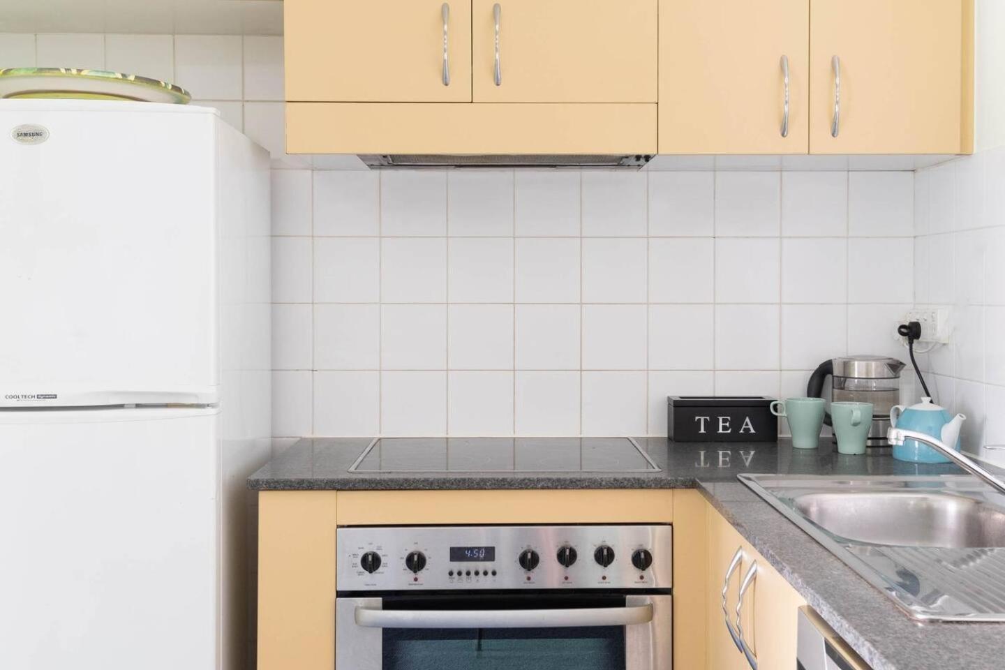 Charming Chippendale Escape With Rooftop Pool Apartment *