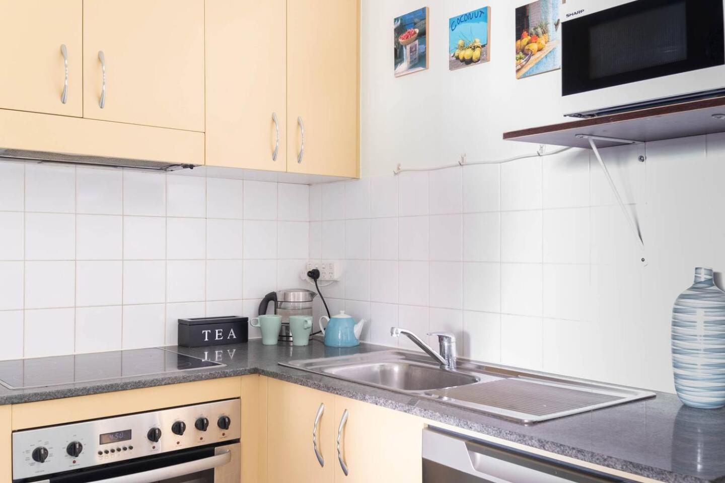 Apartment Charming Chippendale Escape With Rooftop Pool