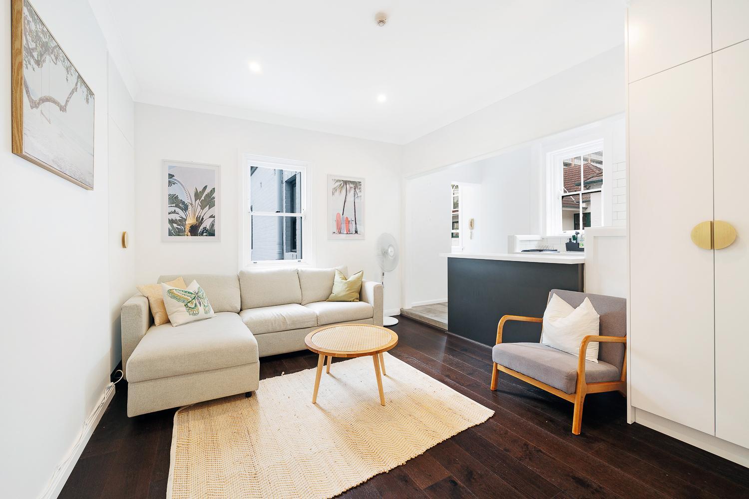 2 Bedroom In Trendy Potts Point Apartment