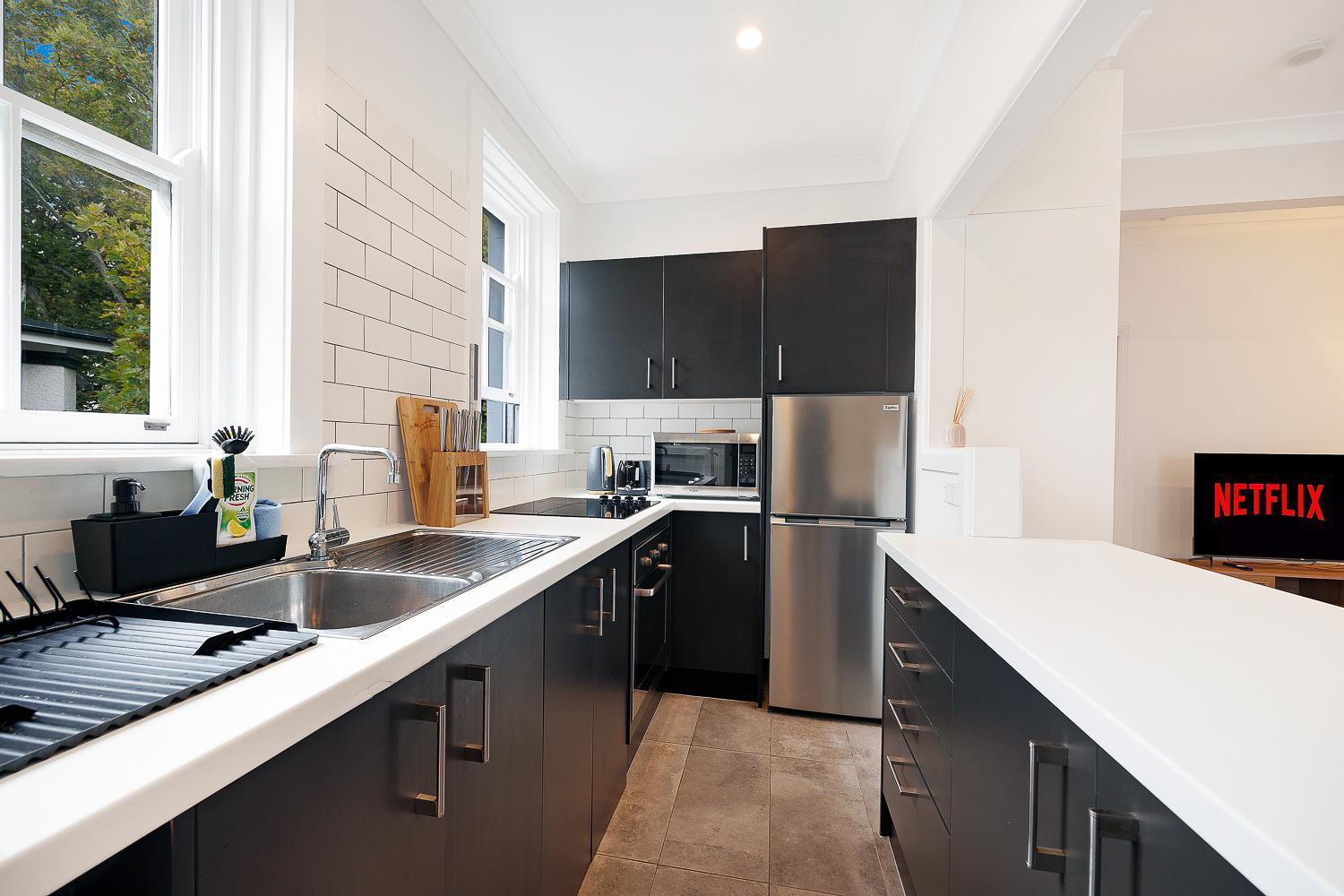 Apartment 2 Bedroom In Trendy Potts Point Sydney