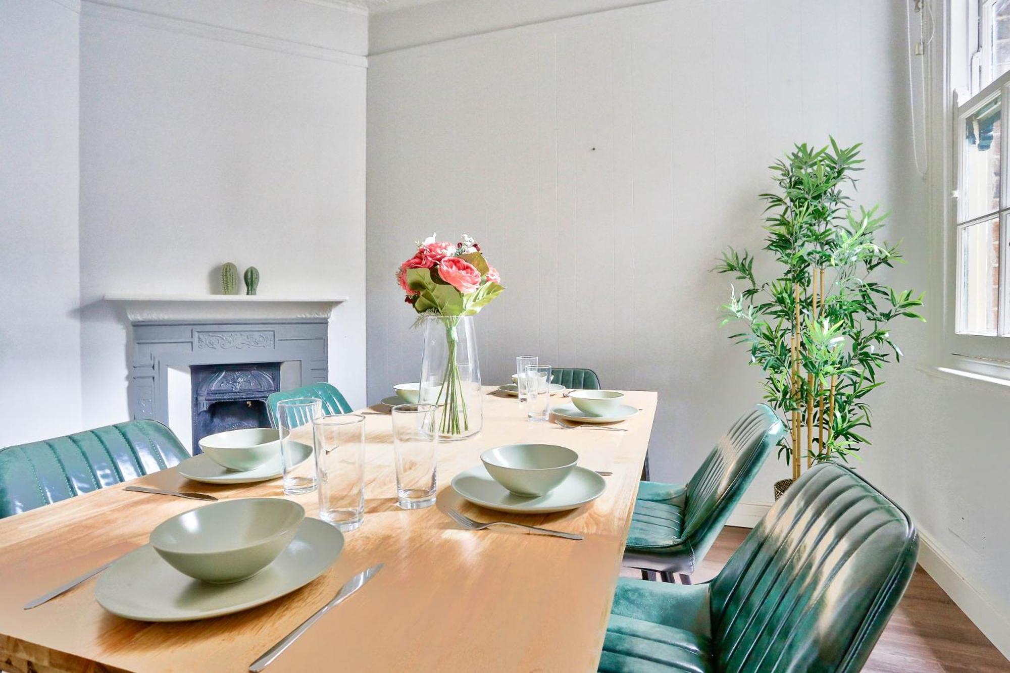 Bahay bakasyunan Spacious 3 Bedroom House Centre Millers Point 2 E-bikes Included Sydney