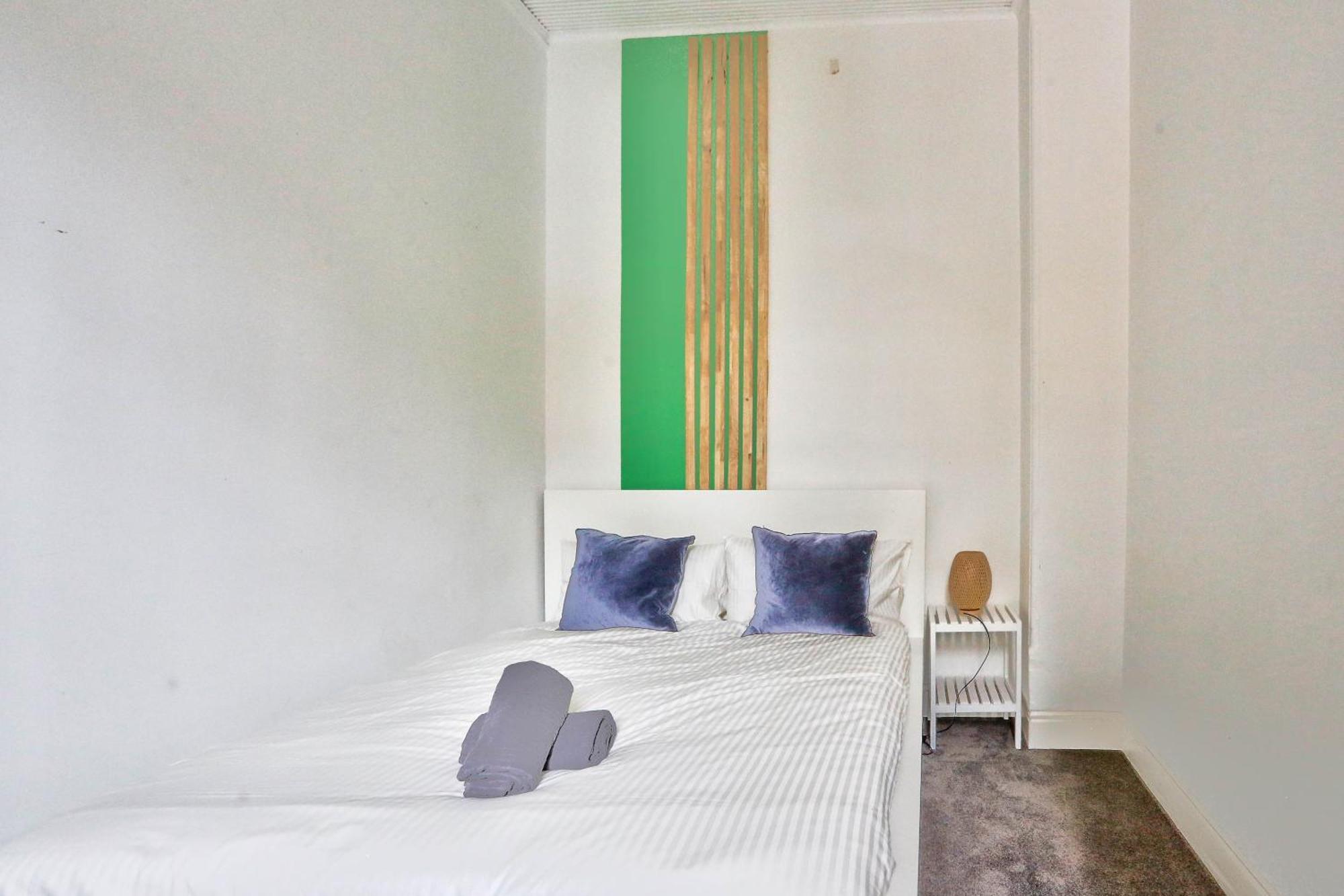Spacious 3 Bedroom House Centre Millers Point 2 E-bikes Included *