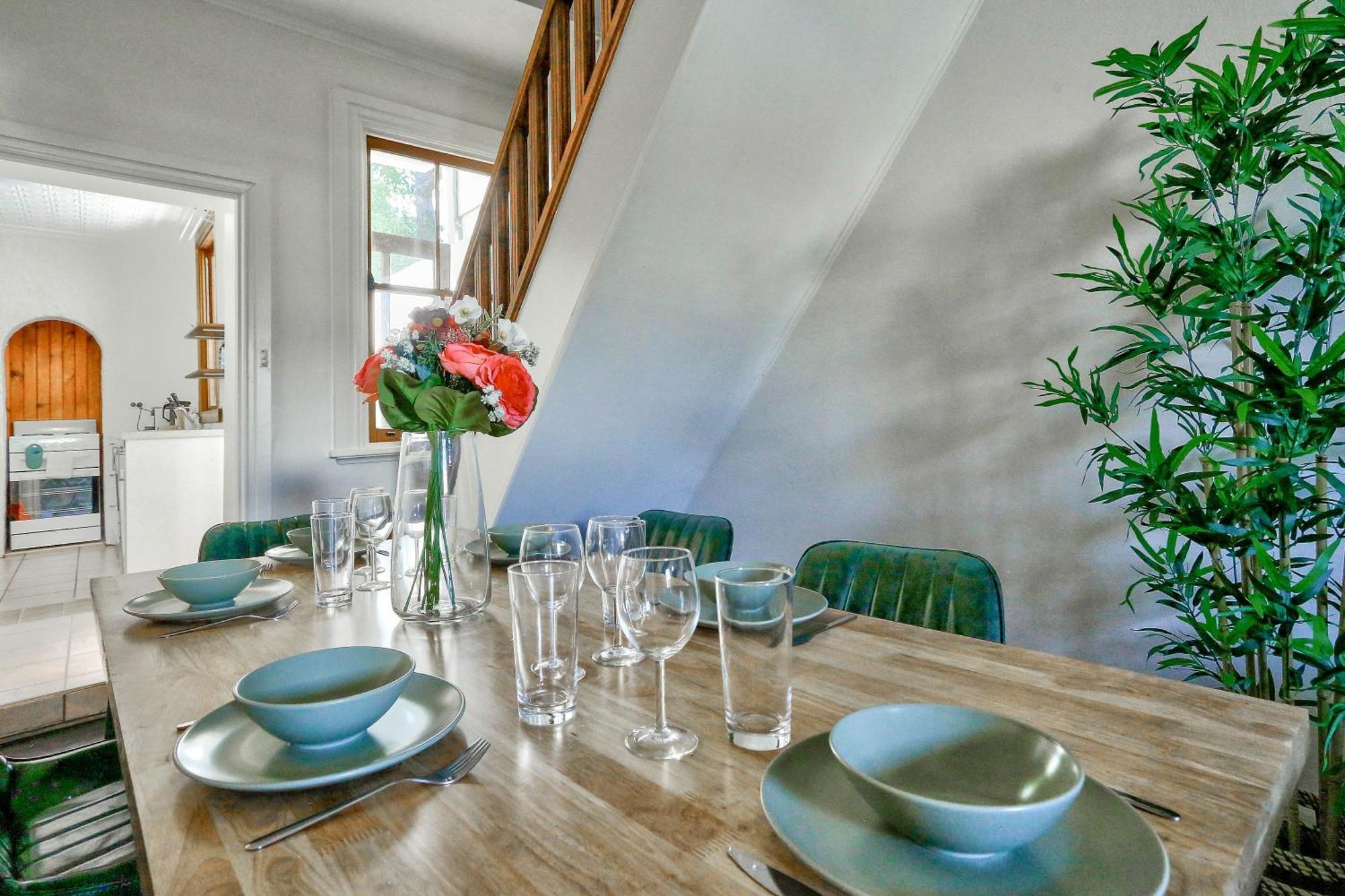 Bahay bakasyunan Delightful 2 Bedroom House Forest 2 E-bikes Included *