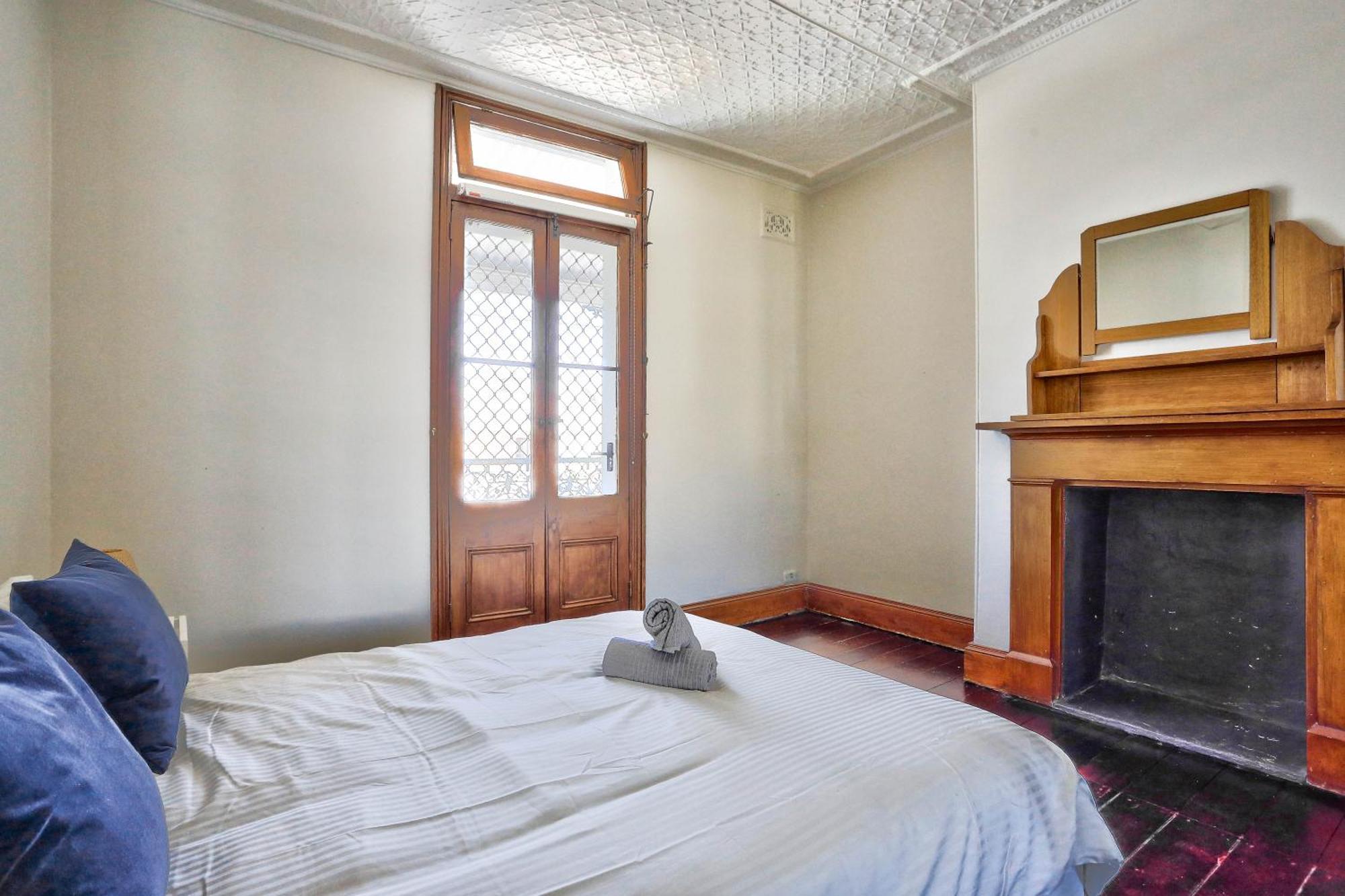 Delightful 2 Bedroom House Forest 2 E-bikes Included Sydney