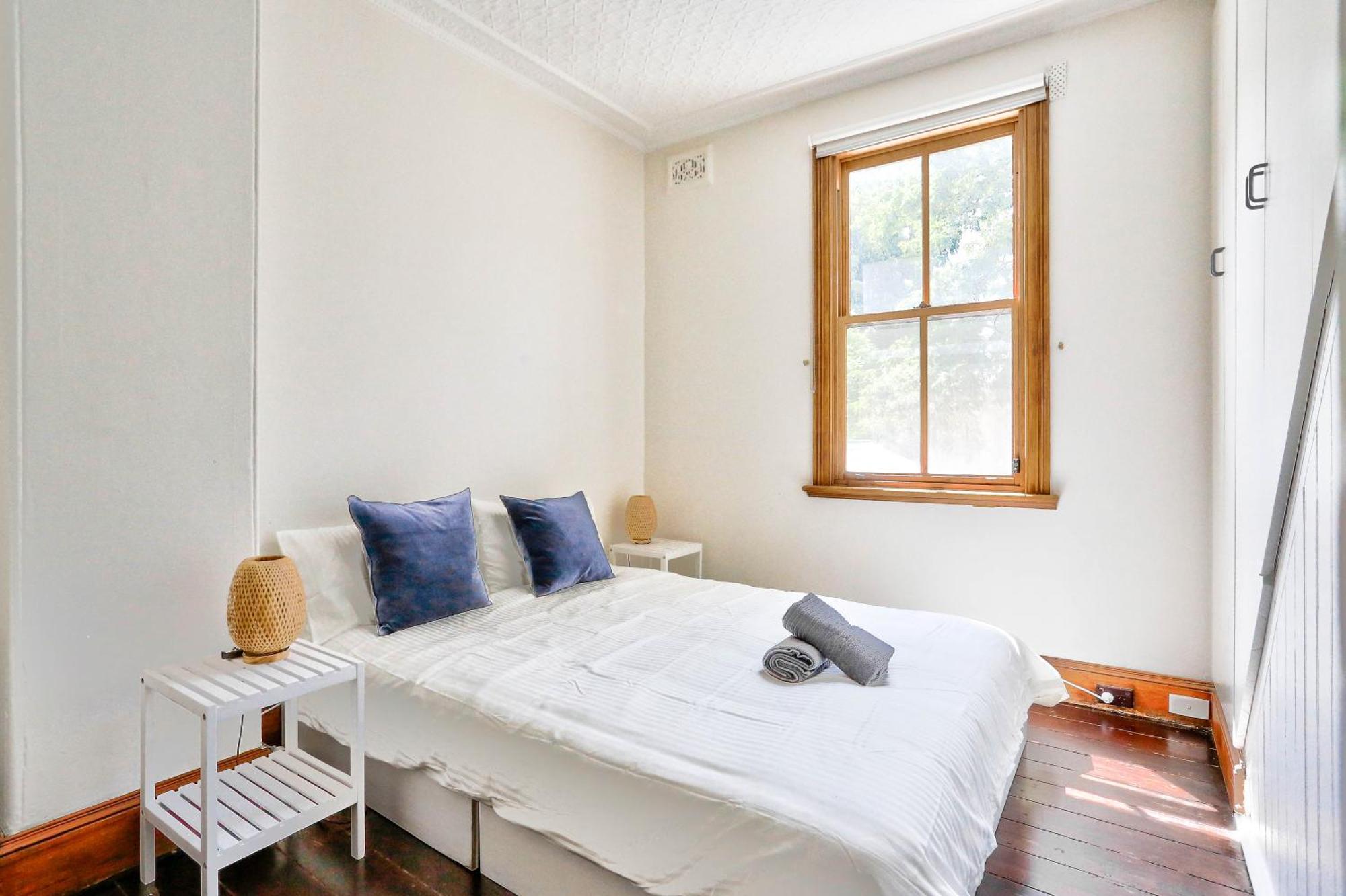 Delightful 2 Bedroom House Forest 2 E-bikes Included * Sydney