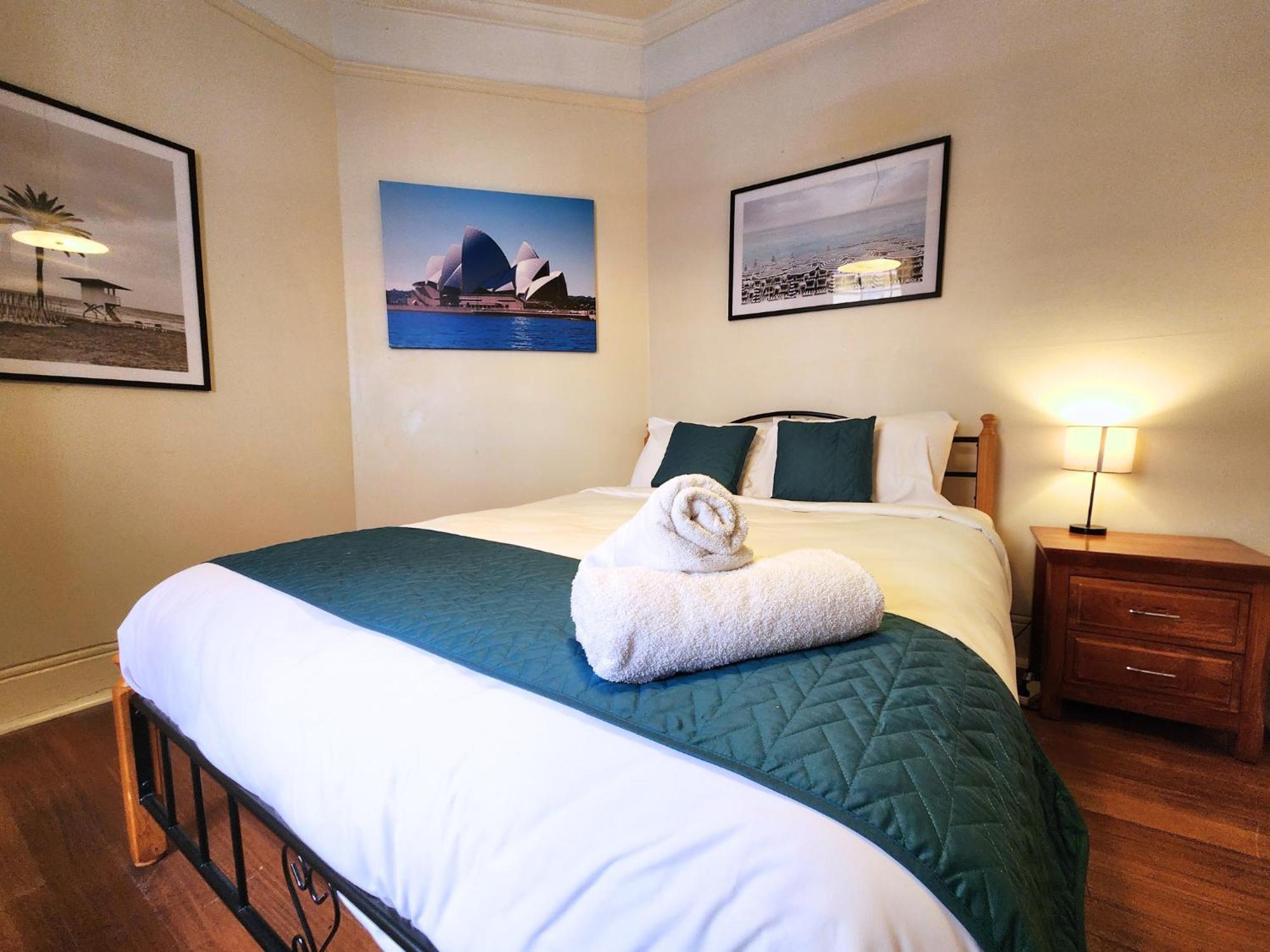 Discover The Rocks - Historical Terrace House Apartment