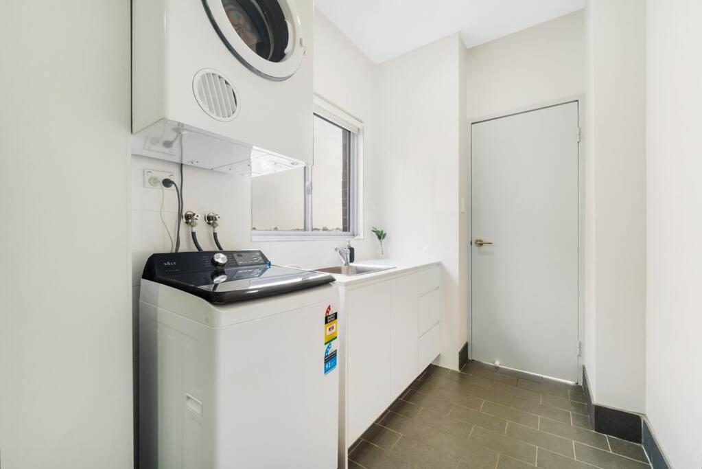 Apartamento Spacious 3 Bed Near Airport With Parking Sidney