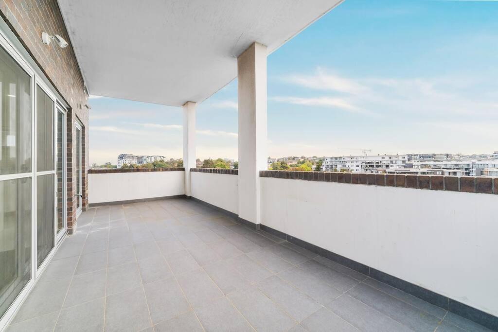 Spacious 3 Bed Near Airport With Parking * Sidney