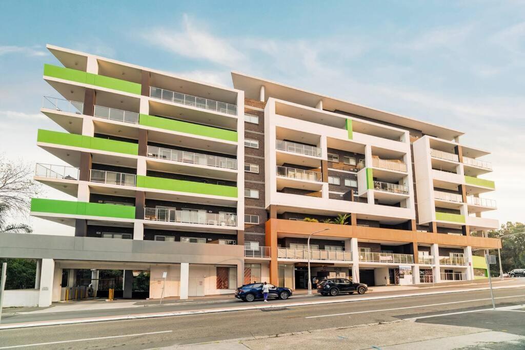 Apartamento Spacious 3 Bed Near Airport With Parking *