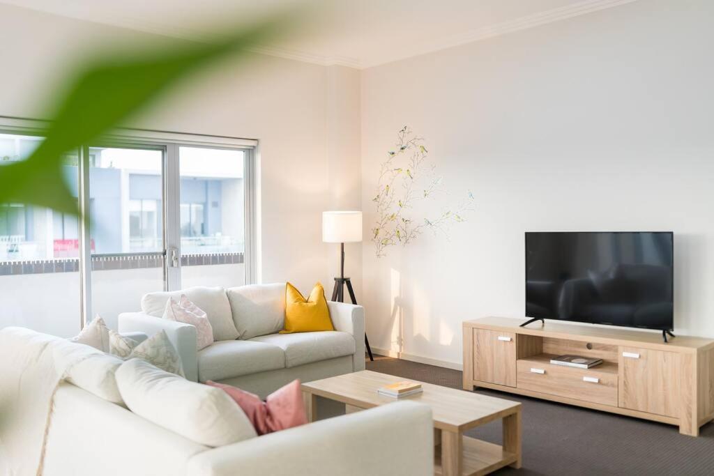 Spacious 3 Bed Near Airport With Parking Apartamento *