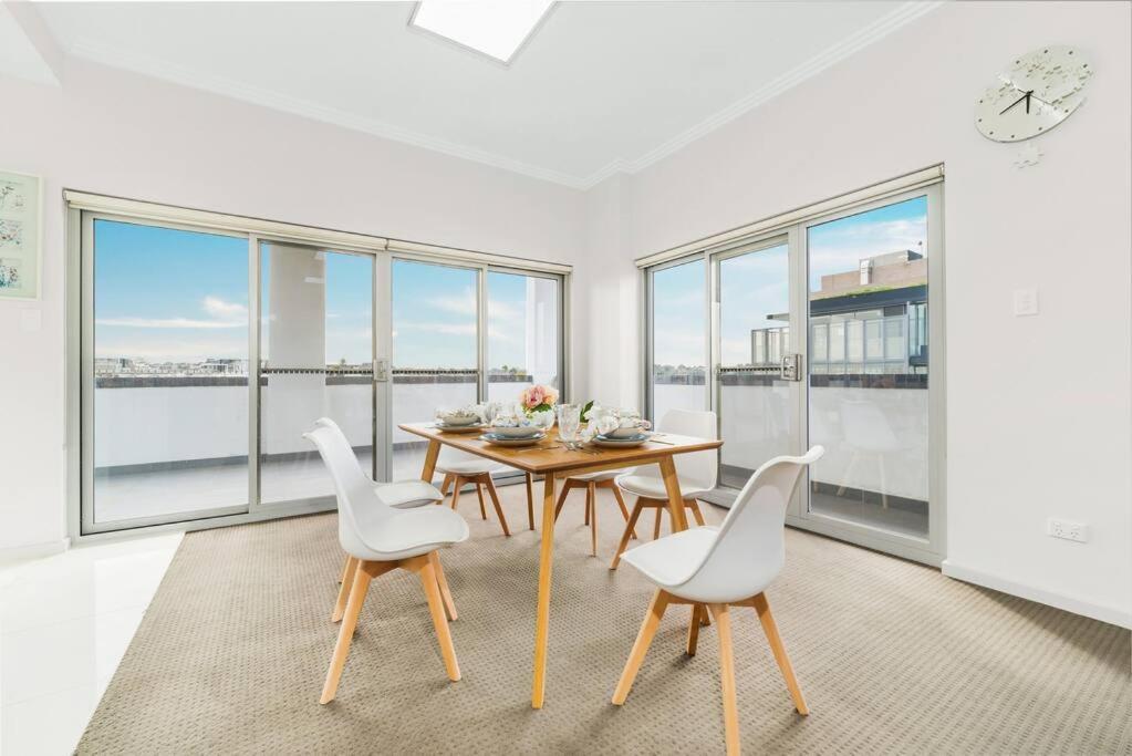 Apartamento Spacious 3 Bed Near Airport With Parking