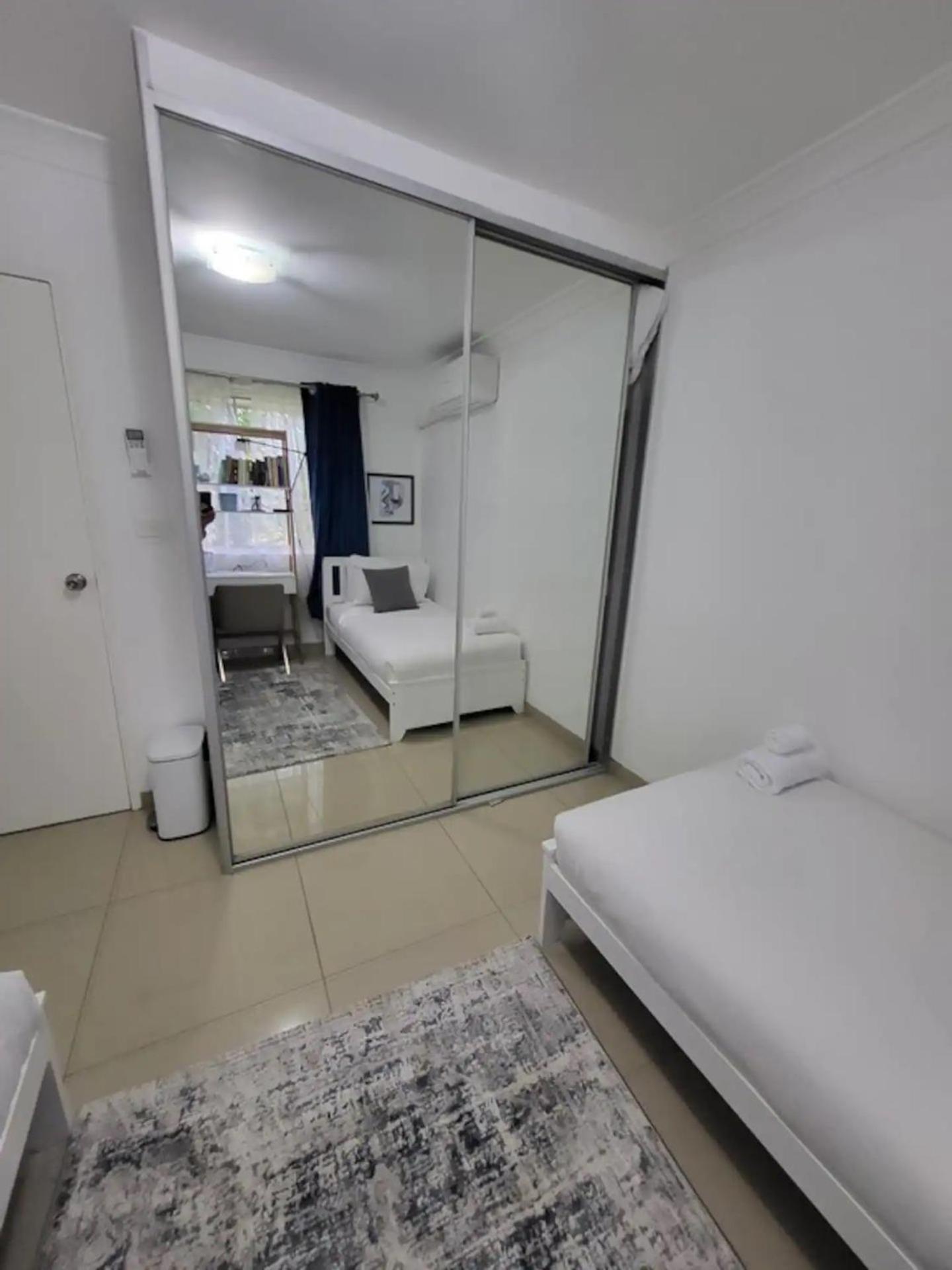 Apartment Chic Boutique 2br Walk To Station W/ Parking *