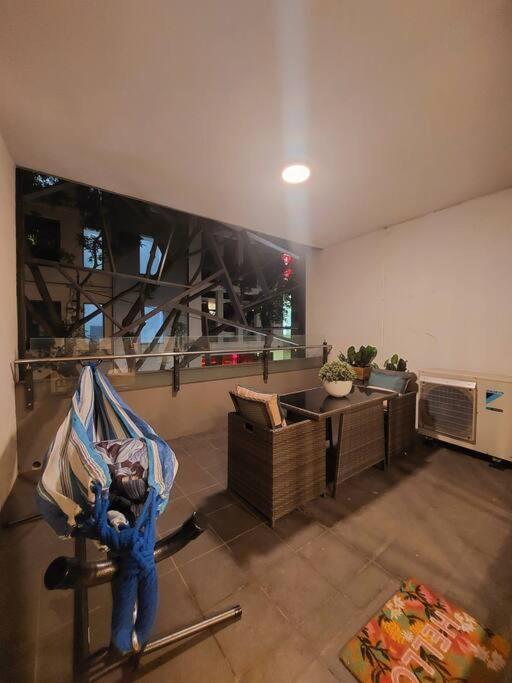 Apartment Stylish 1 Bedroom Location *