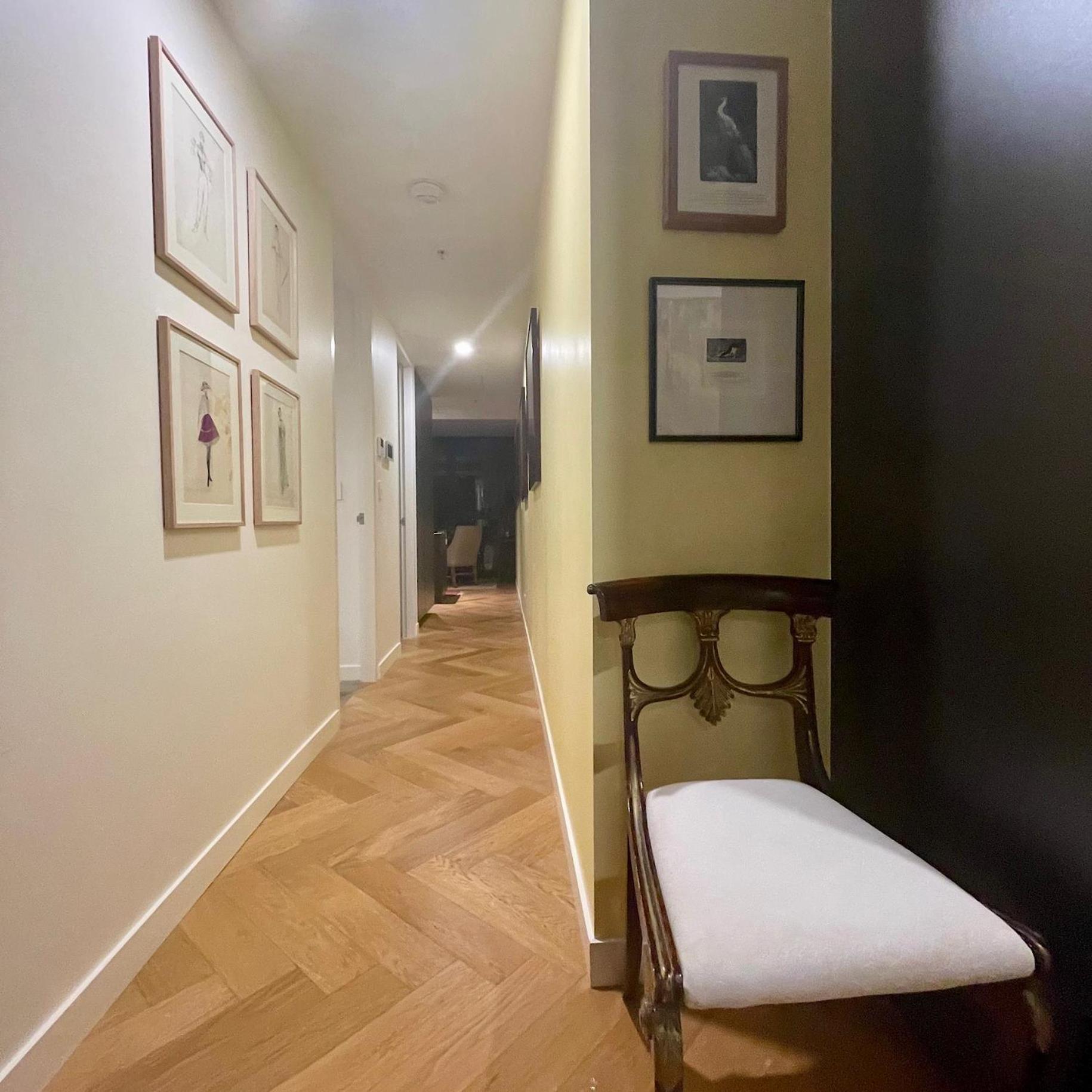 Cosmopolitan Cbd Apartment