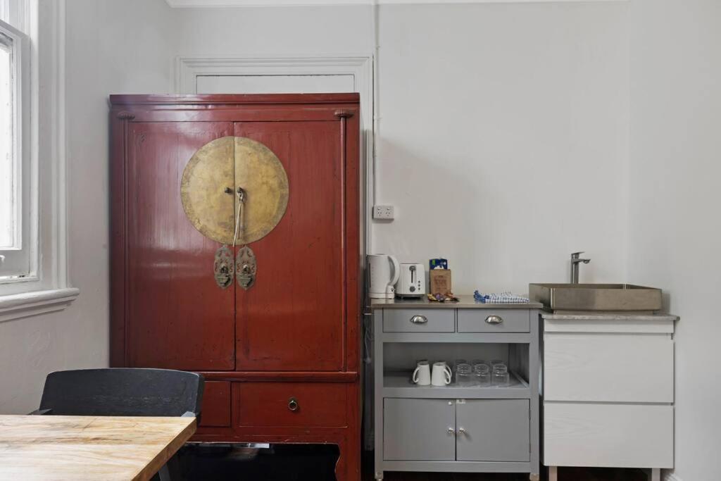 Budget 1 Bed Private Close To Ashfield Station * Sydney