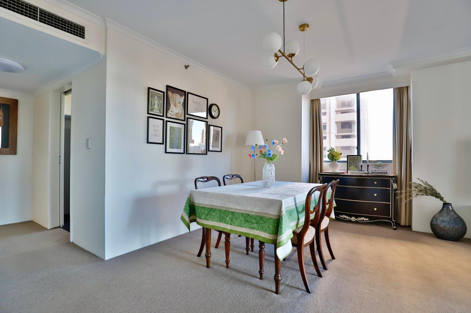 Vintage Charm 3br Abode - Views, Parking, Gym, Pool