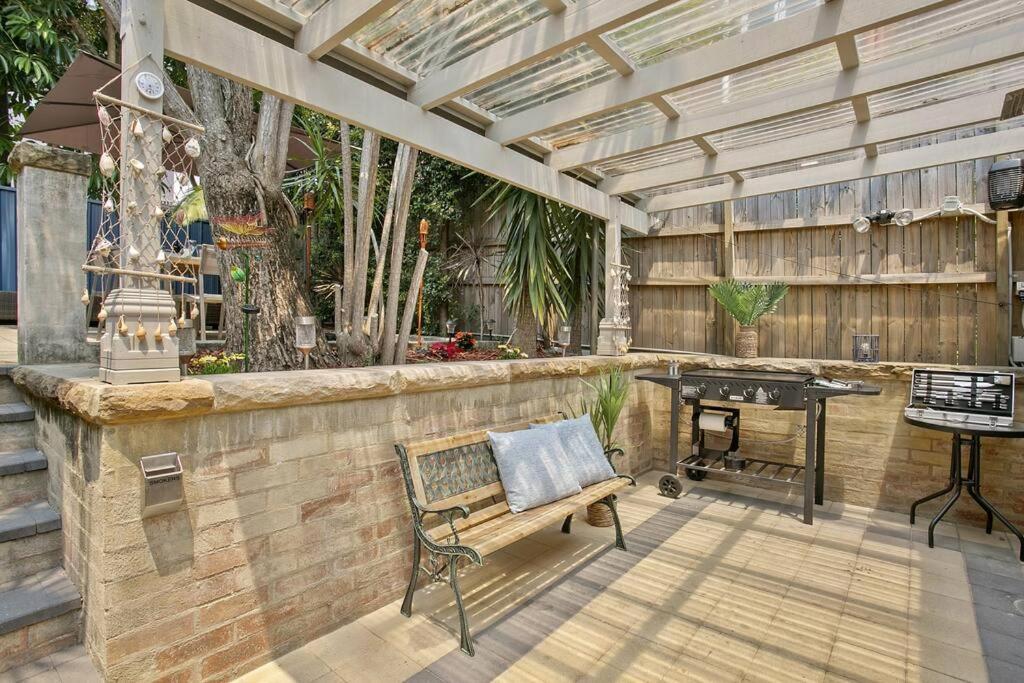 Holiday home Coogee House-100m To The Beach-courtyard-ac Sydney