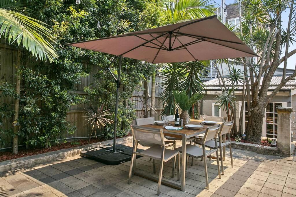 Coogee House-100m To The Beach-courtyard-ac