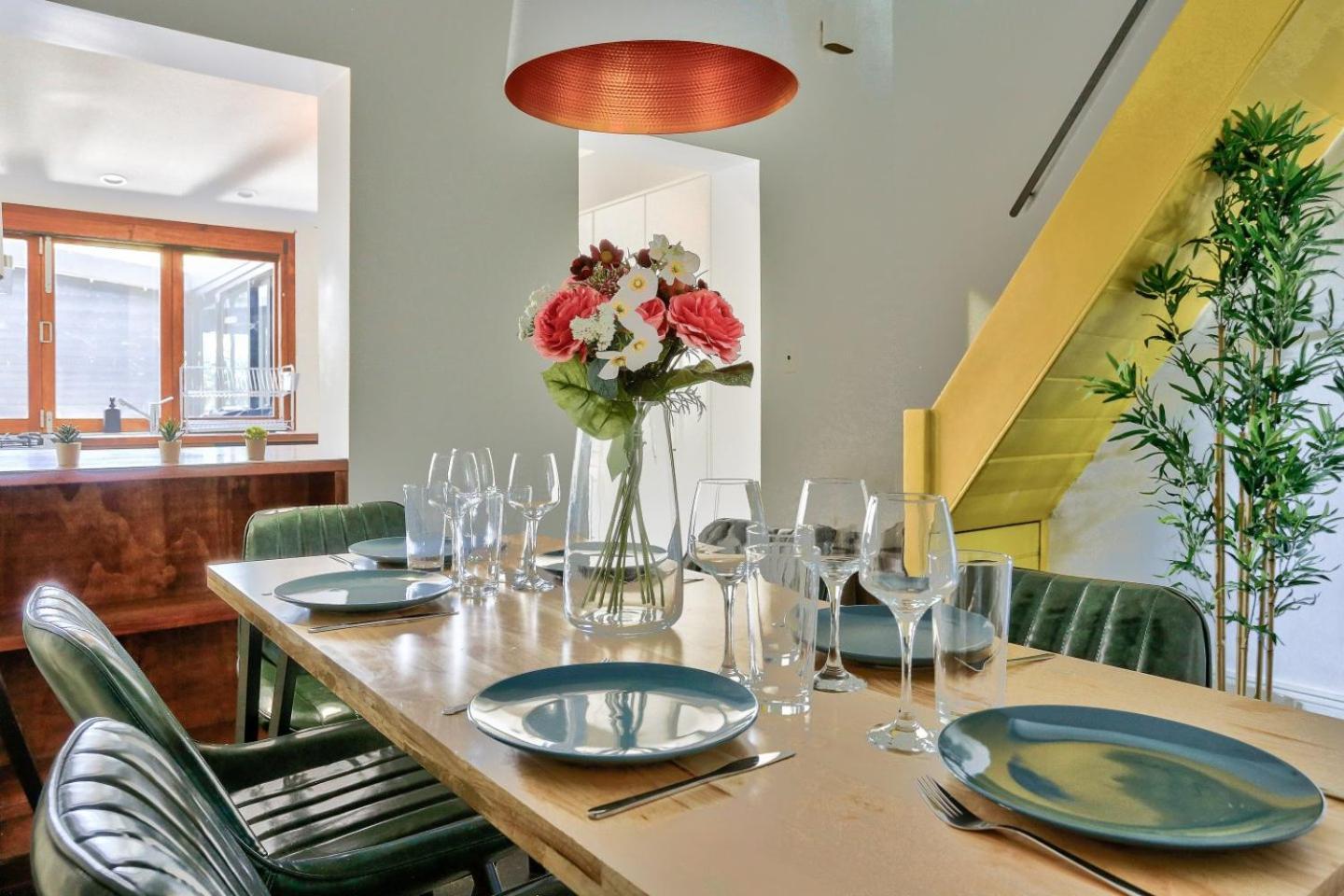 Holiday home Unique 2 Bedroom House Pyrmont 2 E-bikes Included *