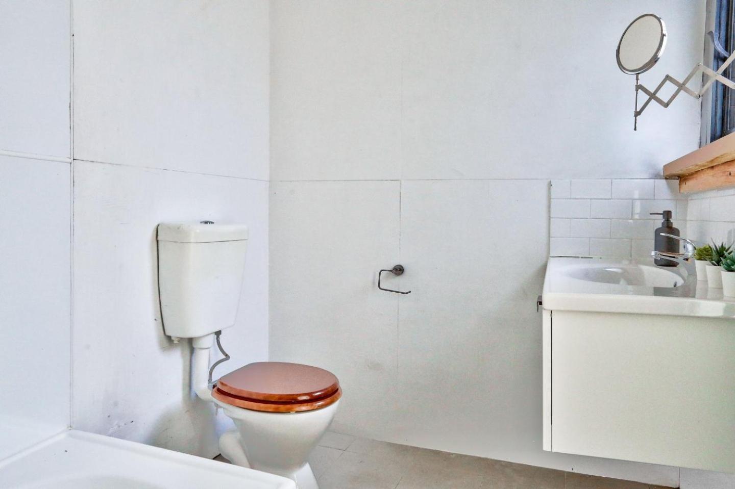 Unique 2 Bedroom House Pyrmont 2 E-bikes Included *