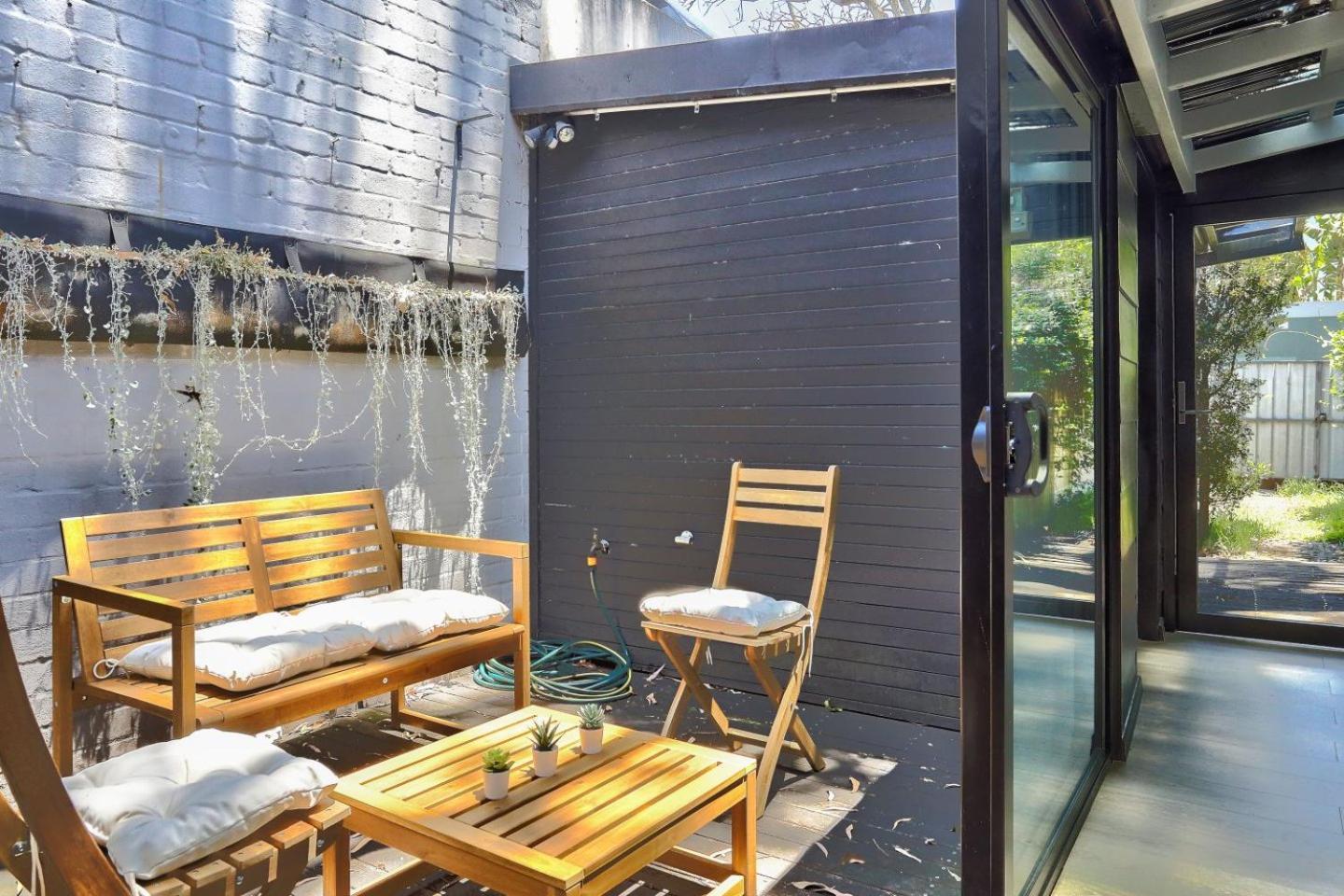 Unique 2 Bedroom House Pyrmont 2 E-bikes Included Holiday home *