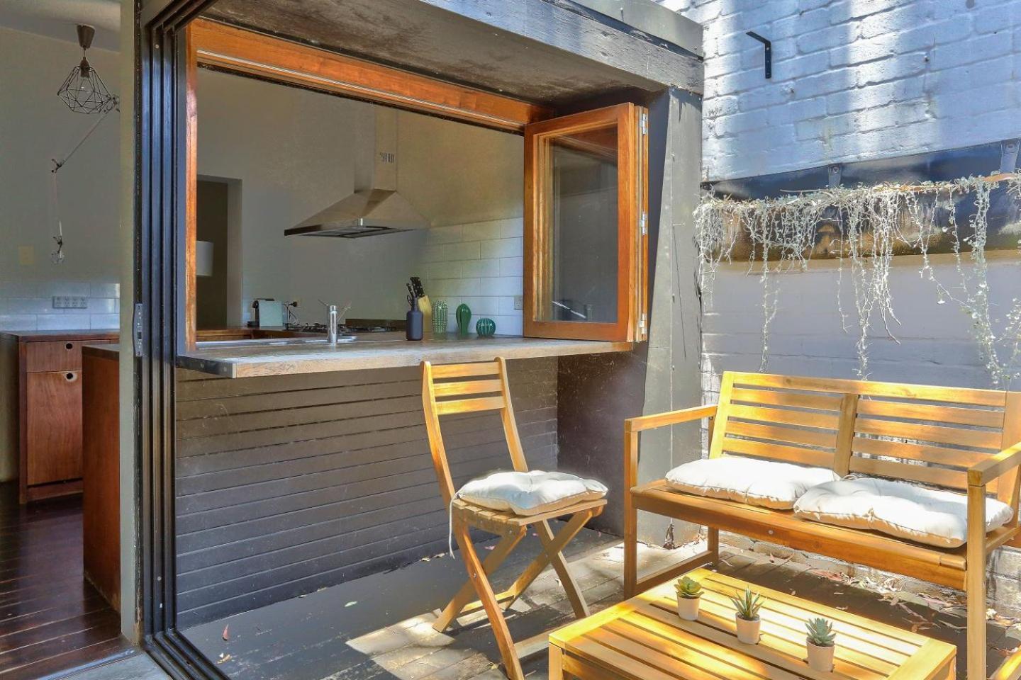 Unique 2 Bedroom House Pyrmont 2 E-bikes Included Sydney