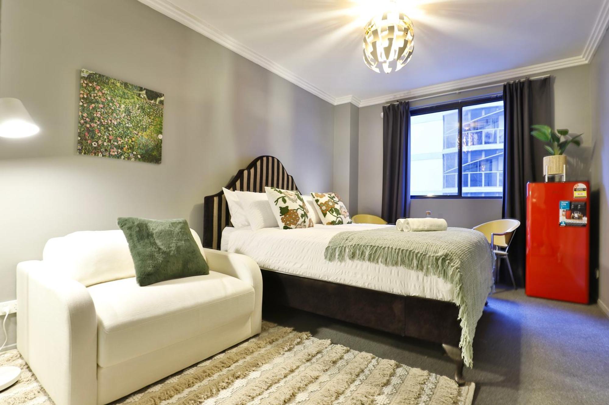 Apartment Vintage Charm Oasis - Cbd Living With Parking Sydney